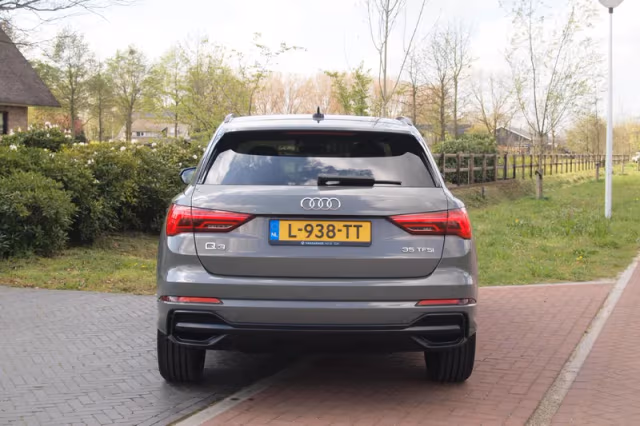 Audi Q3 (2021) thumbnail 11