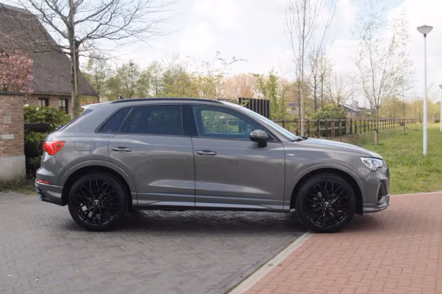 Audi Q3 (2021) thumbnail 13