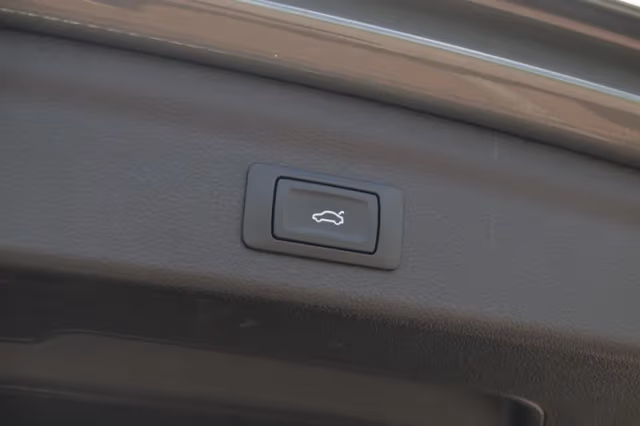 Audi Q3 (2021) thumbnail 30