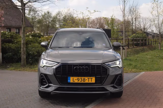 Audi Q3 (2021) thumbnail 7