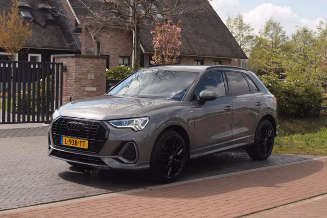 Audi Q3 (2021) thumbnail 8