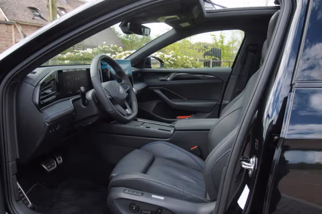 Volkswagen Passat (2024) thumbnail 20