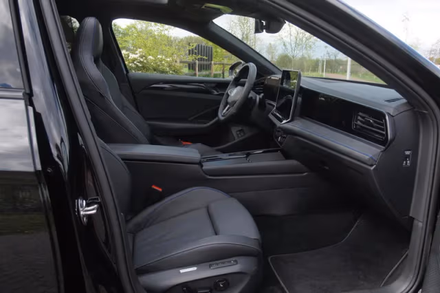 Volkswagen Passat (2024) thumbnail 21