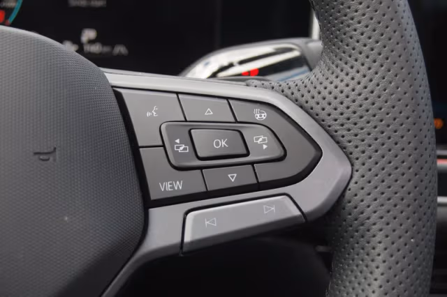 Volkswagen Passat (2024) thumbnail 25