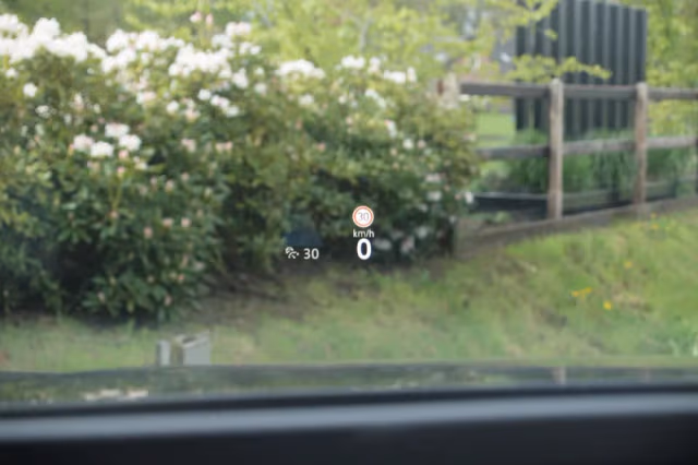 Volkswagen Passat (2024) thumbnail 27