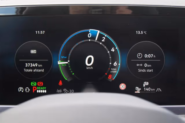 Volkswagen Passat (2024) thumbnail 28