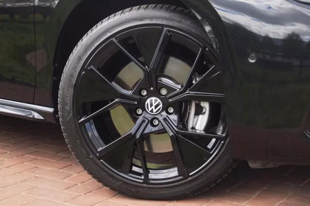 Volkswagen Passat (2024) thumbnail 4