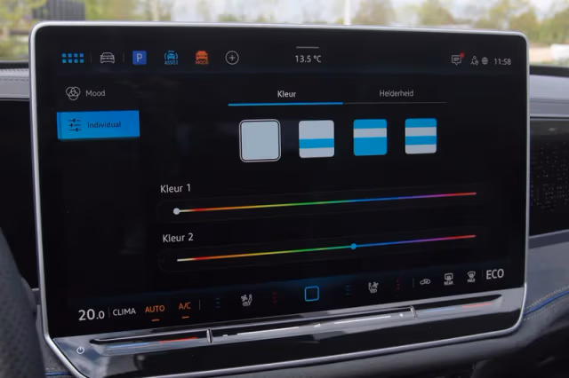 Volkswagen Passat (2024) thumbnail 32
