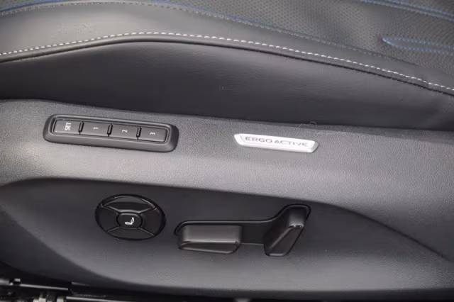 Volkswagen Passat (2024) thumbnail 36