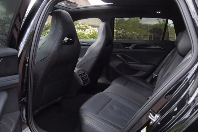 Volkswagen Passat (2024) thumbnail 38