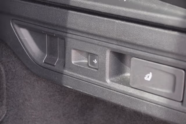 Volkswagen Passat (2024) thumbnail 41
