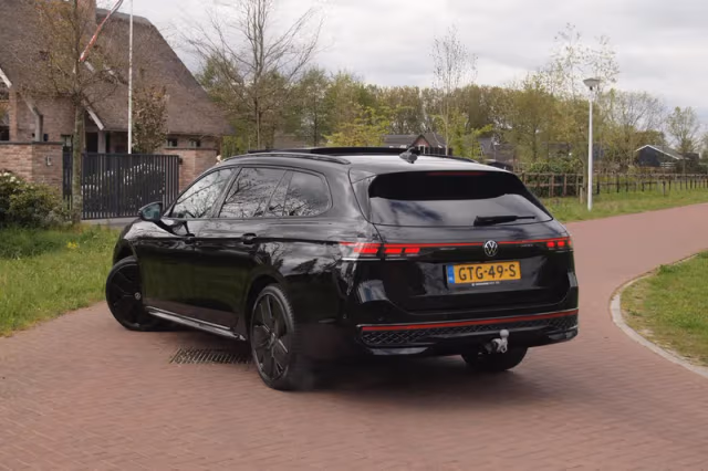 Volkswagen Passat (2024) thumbnail 6