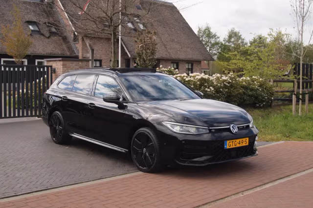 Volkswagen Passat (2024) thumbnail 7
