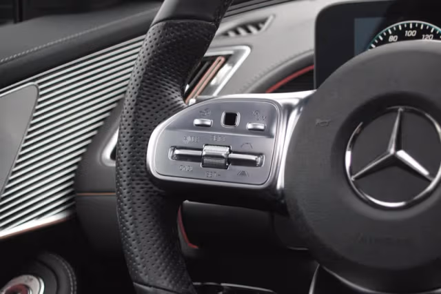 Mercedes-Benz EQC (2020) thumbnail 19