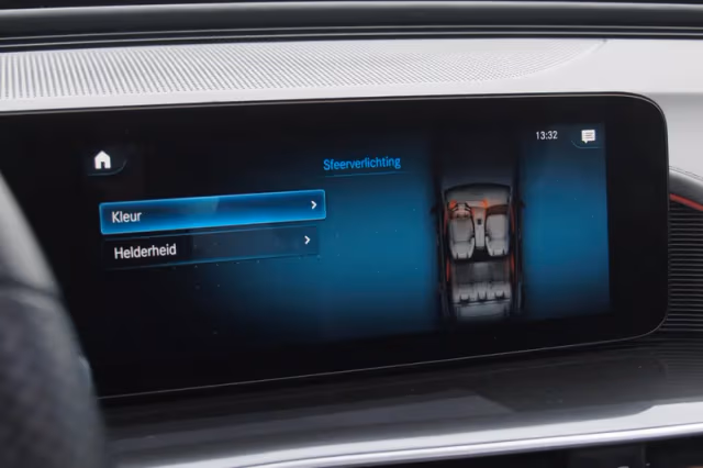 Mercedes-Benz EQC (2020) thumbnail 23
