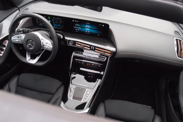 Mercedes-Benz EQC (2020) thumbnail 4