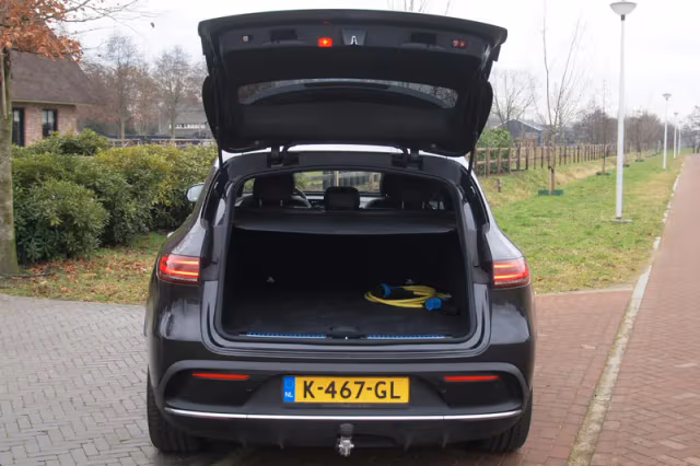 Mercedes-Benz EQC (2020) thumbnail 33