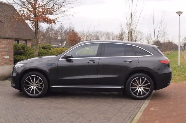 Mercedes-Benz EQC (2020) thumbnail 9