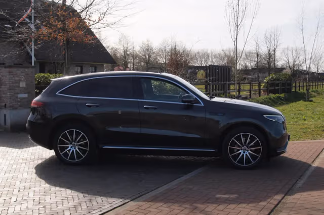 Mercedes-Benz EQC (2020) thumbnail 13