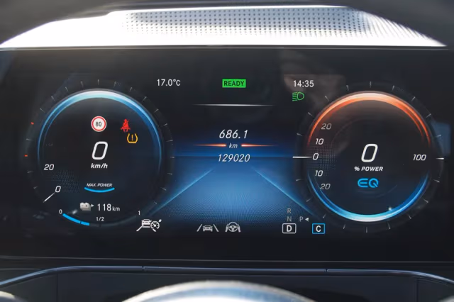 Mercedes-Benz EQC (2020) thumbnail 20