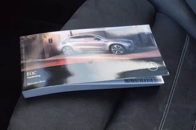 Mercedes-Benz EQC (2020) thumbnail 29
