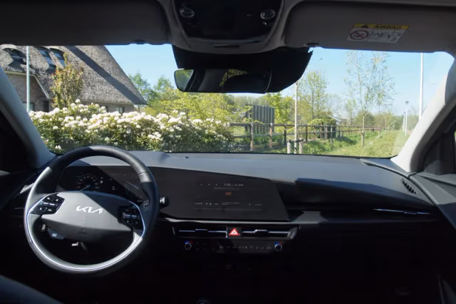 Kia Niro EV (2023) thumbnail 17