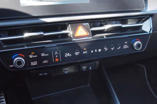 Kia Niro EV (2023) thumbnail 28