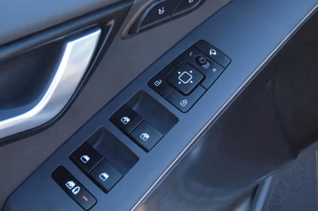 Kia Niro EV (2023) thumbnail 30