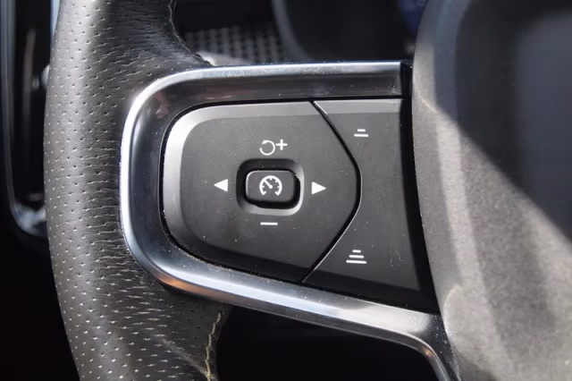 Volvo XC40 (2020) thumbnail 14