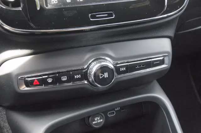 Volvo XC40 (2020) thumbnail 20
