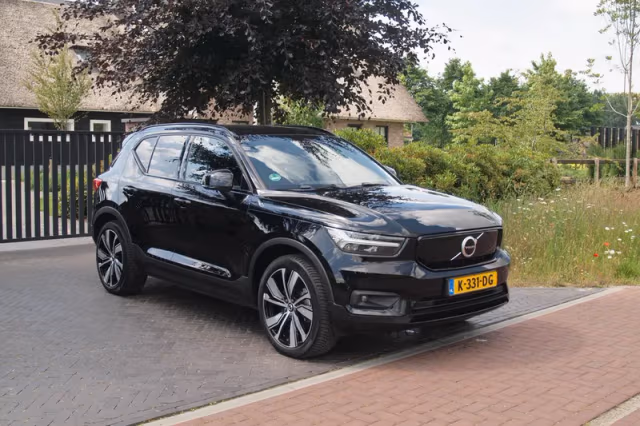 Volvo XC40 (2020) thumbnail 3