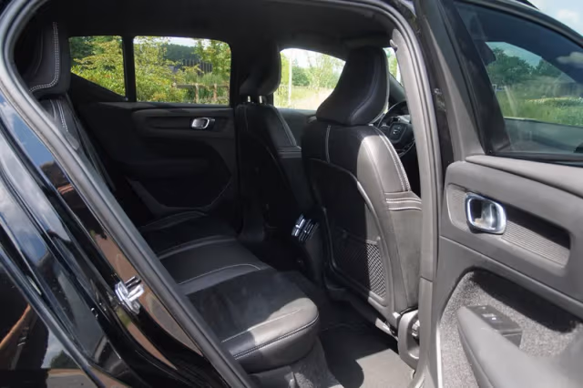 Volvo XC40 (2020) thumbnail 24