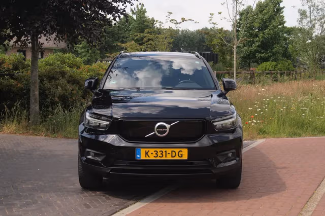 Volvo XC40 (2020) thumbnail 4