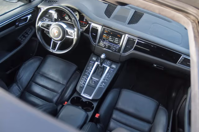 Porsche Macan (2014) thumbnail 1