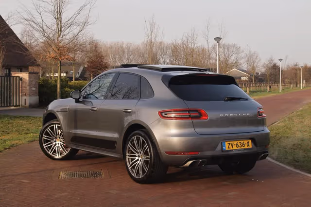 Porsche Macan (2014) thumbnail 2