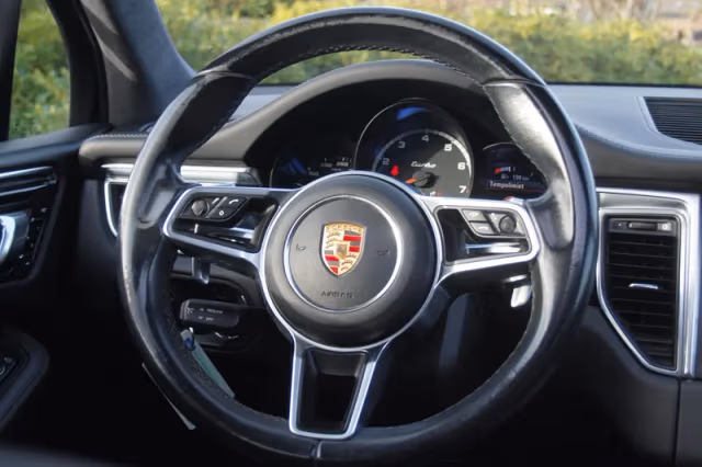 Porsche Macan (2014) thumbnail 17