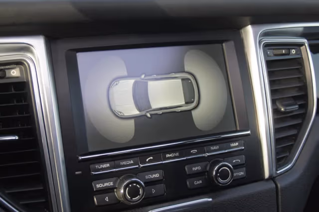 Porsche Macan (2014) thumbnail 22