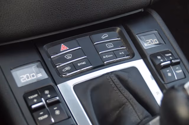 Porsche Macan (2014) thumbnail 23