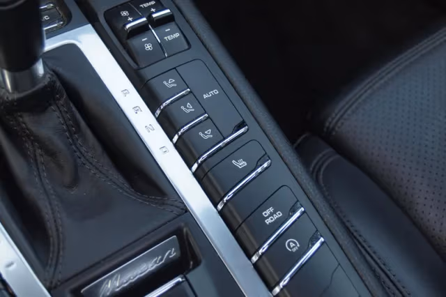 Porsche Macan (2014) thumbnail 25