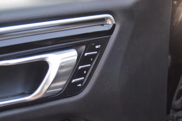 Porsche Macan (2014) thumbnail 27