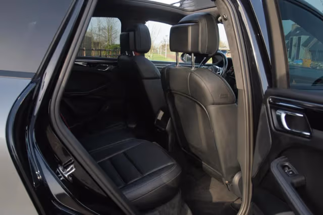 Porsche Macan (2014) thumbnail 31