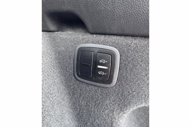 Porsche Macan (2014) thumbnail 34