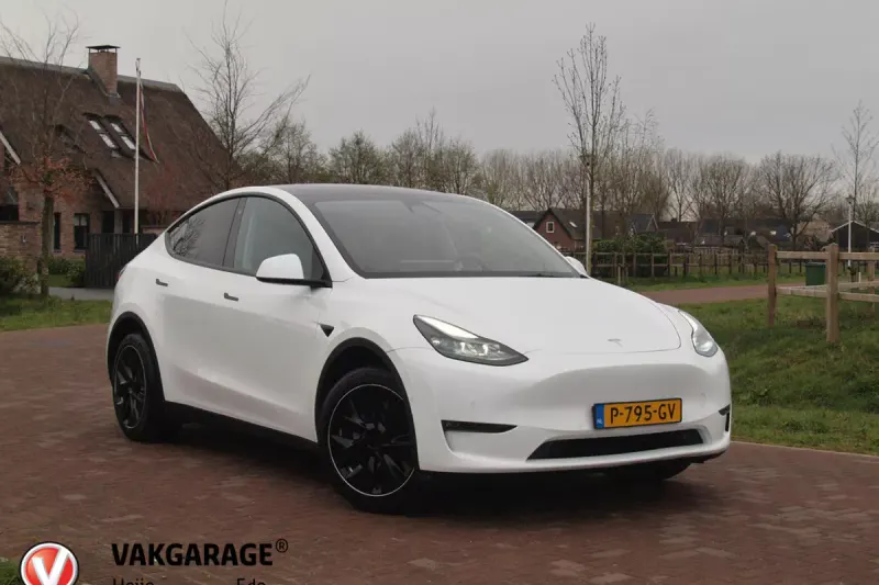 Tesla Model Y (2022)
