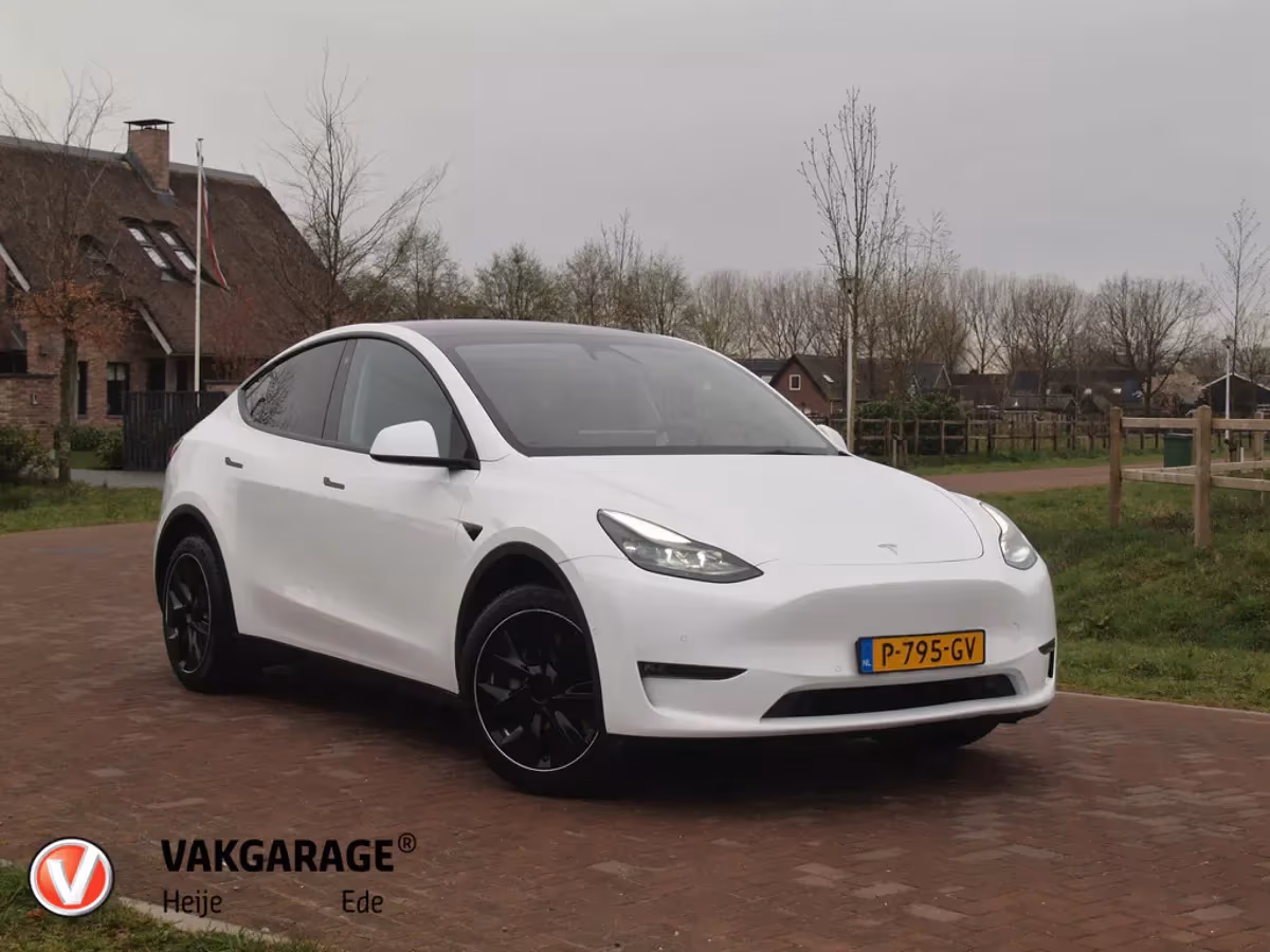 Tesla Model Y (2022) — foto 1