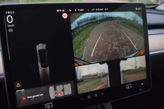 Tesla Model Y (2022) thumbnail 15