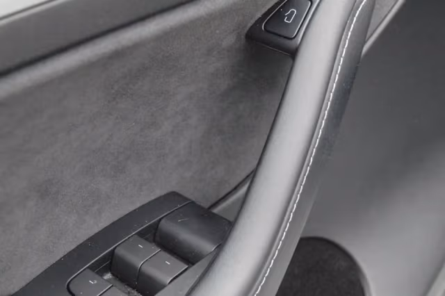 Tesla Model Y (2022) thumbnail 21