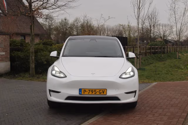 Tesla Model Y (2022) thumbnail 7