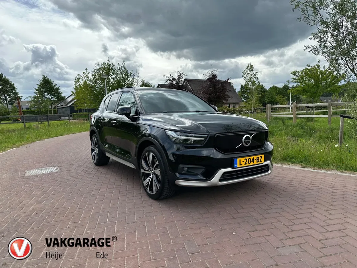 Volvo XC40 (2021) — foto 1