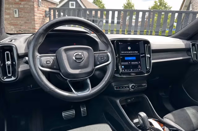 Volvo XC40 (2021) thumbnail 11