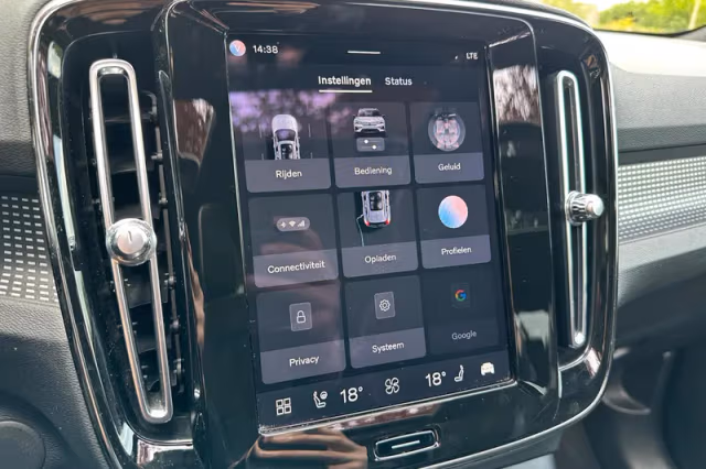 Volvo XC40 (2021) thumbnail 14